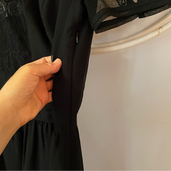Kimchi Blue Women's 6 Black Lace Short Sleeve Lined Dress - Picture 8 of 10